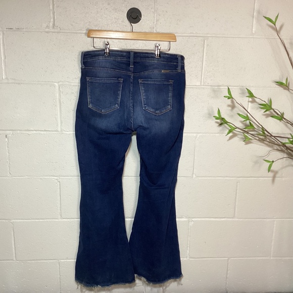 KanCan Mid-Rise Women’s Jeans | Super Flare | Button Fly | Size 30 - Picture 3 of 3